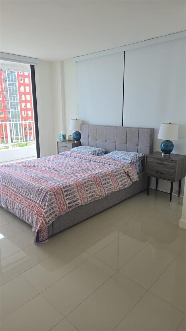 Building Photo - 200 SE 15th Rd