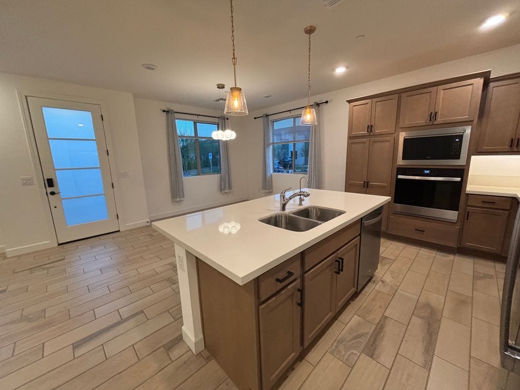 Building Photo - 2121 W Sonoran Desert Dr