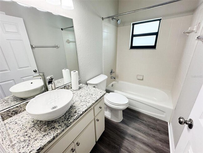 Building Photo - 346 Sterling Dr
