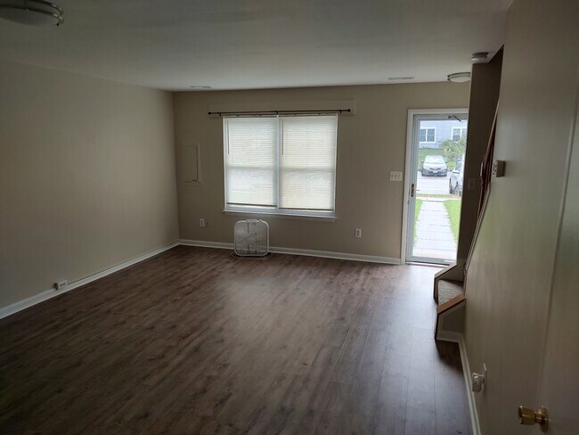 Building Photo - 43 Taos Cir