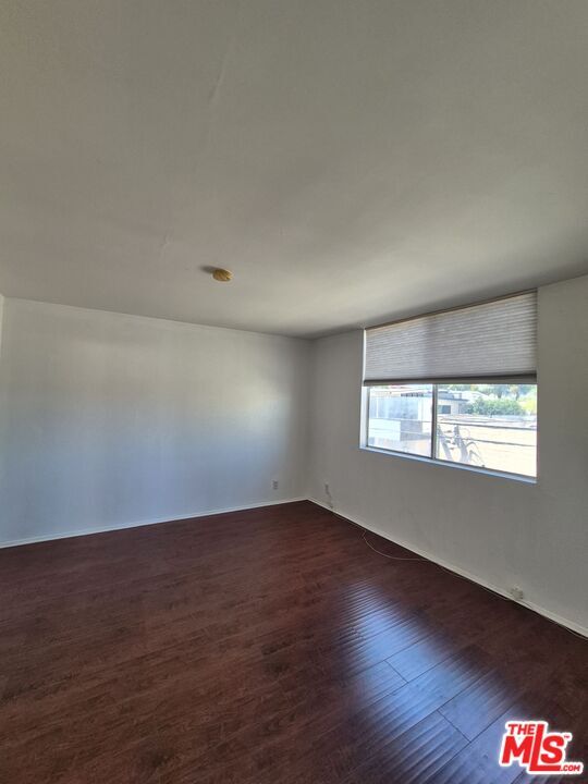 Building Photo - 1529 S Bundy Dr