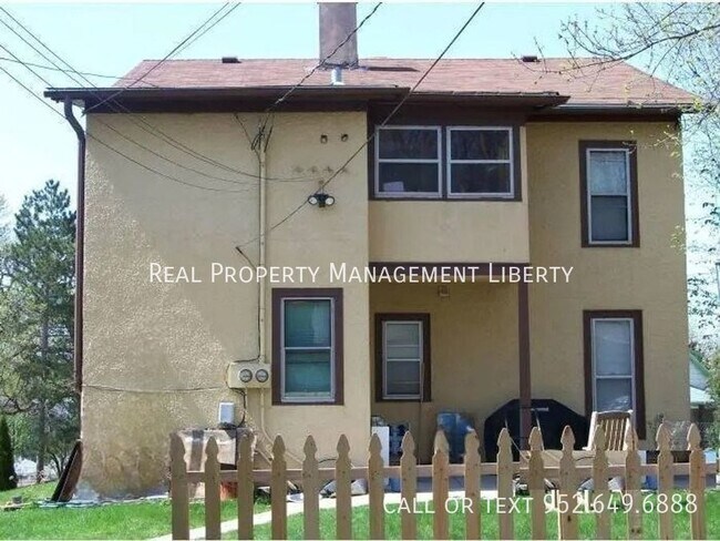 Building Photo - 2309 Buchanan St NE