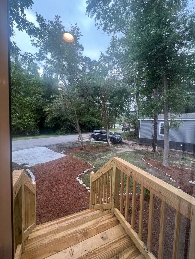 Building Photo - Coming Soon! Newly built 2024 mobile home, 1 BR, all lvp flooring, stainless steel appliances