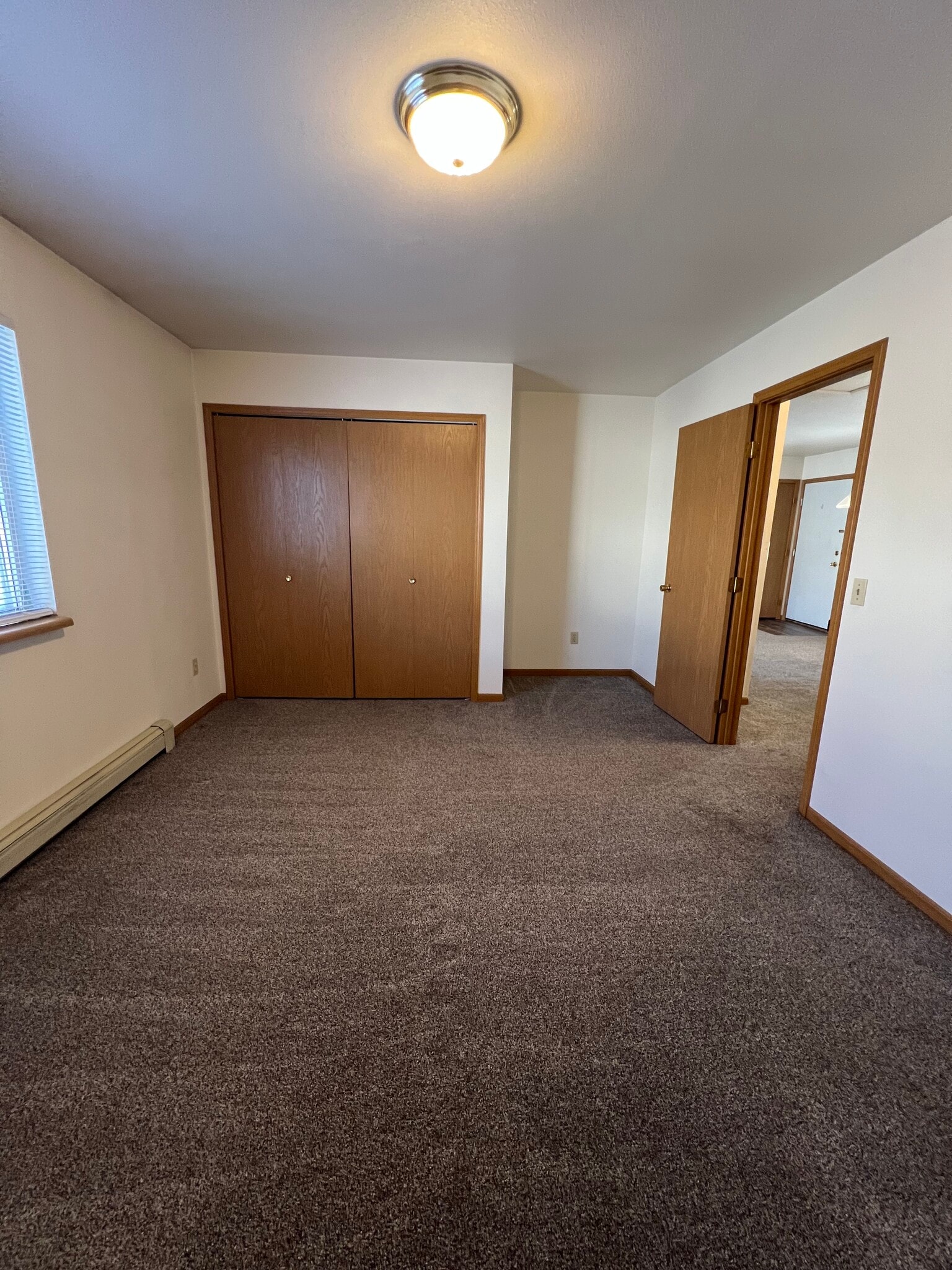 Building Photo - 1526 Lake Elmo Dr