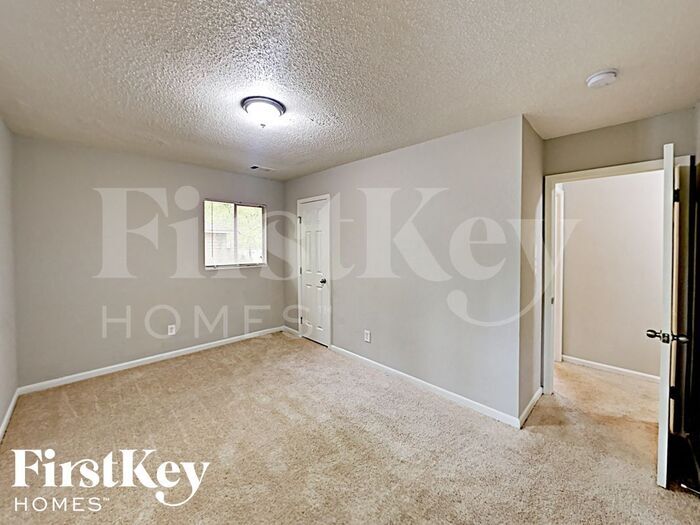 Building Photo - 8280 Attleboro Dr