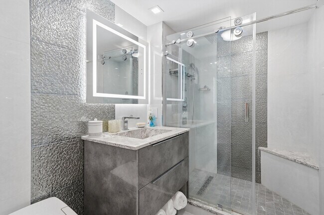 Building Photo - 4100 Galt Ocean Dr