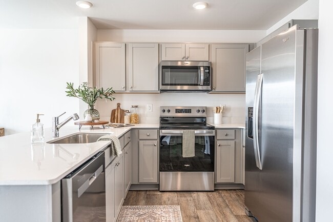 Building Photo - 205 1st St