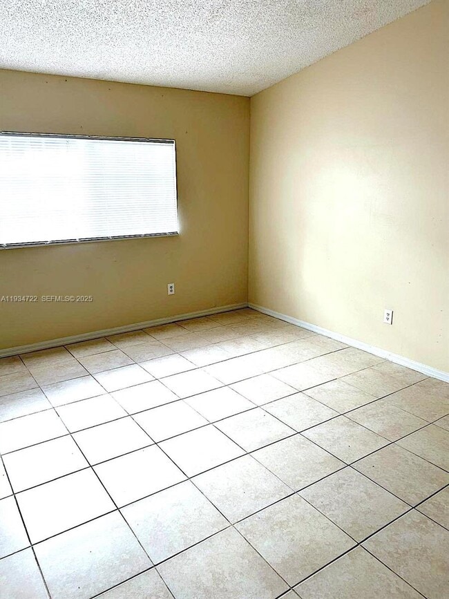 Building Photo - 3690 N 56th Ave