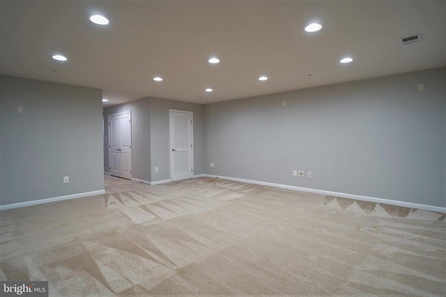 Building Photo - 7232 Dorchester Woods Ln