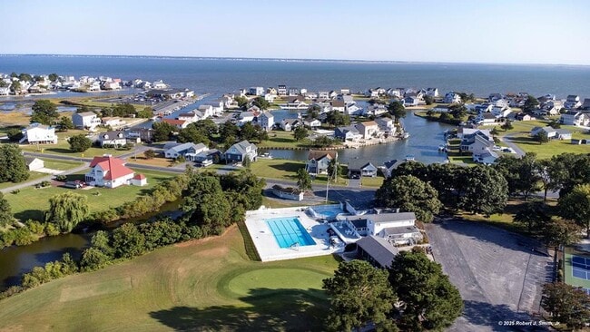 Building Photo - 37444 Castaway Dr