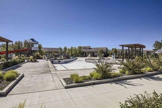 Building Photo - 2060 Autumn Moon Dr