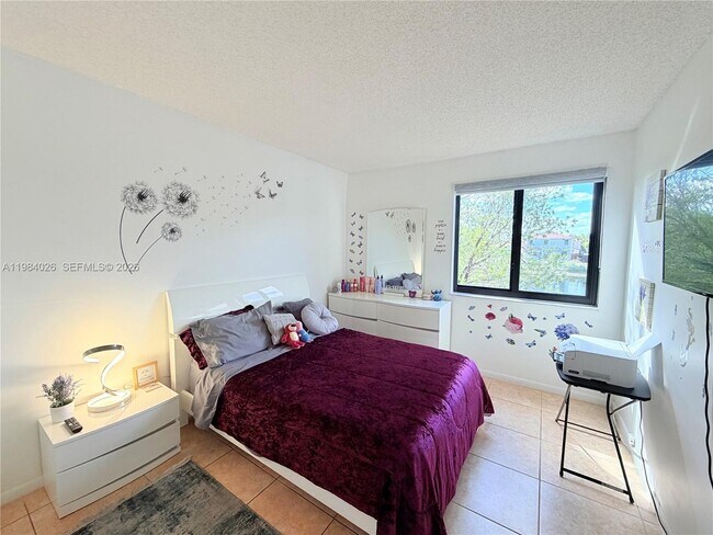 Building Photo - 10233 NW 9th St Cir