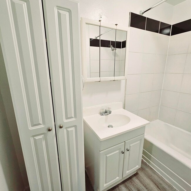 Building Photo - Fully Remodeled 2-Bed, 1-Bath Home in Old ...