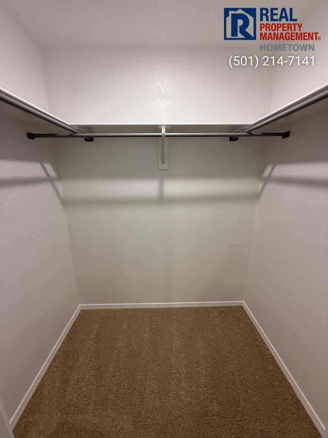 Building Photo - 1281 Meadows Dr