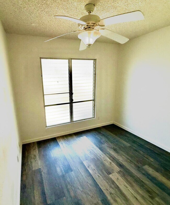 Building Photo - Palehua Hillside Community/4 BD/2.5 BA/2 PK