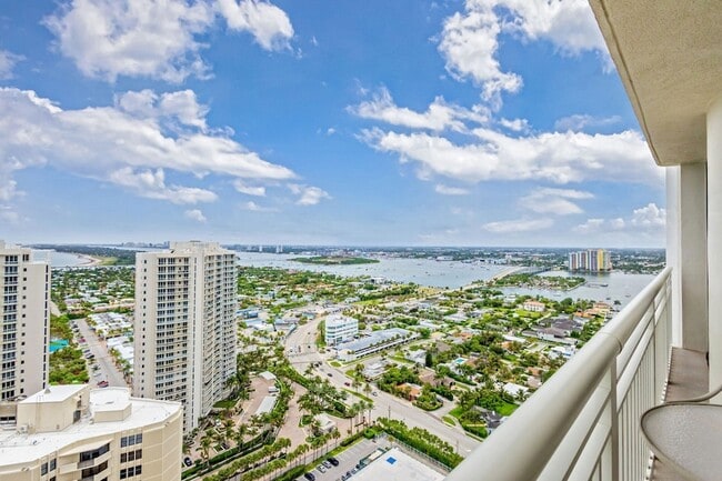 Building Photo - 3000 N Ocean Dr