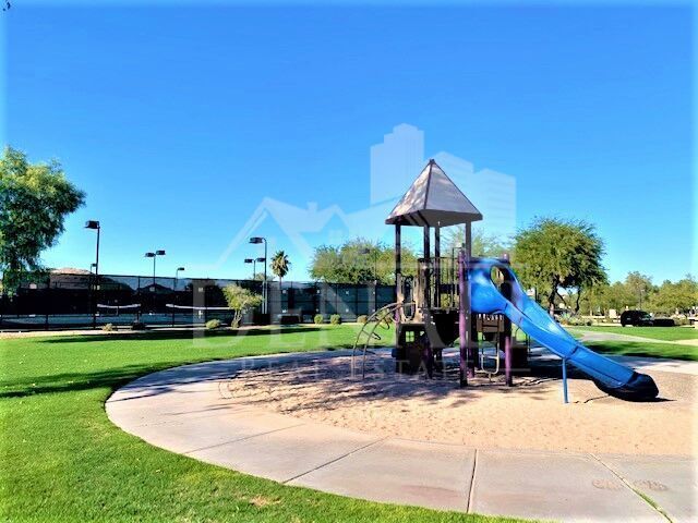 Building Photo - 925 E Canyon Rock Rd