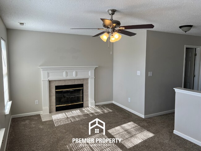 Building Photo - Spacious 4BR Huntsville Home with Hardwood Floors, Island Kitchen & Fenced Yard