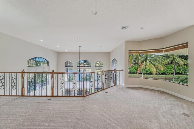 Building Photo - 10513 Versailles Blvd