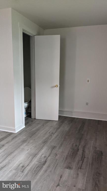 Building Photo - 18 Strode Ave