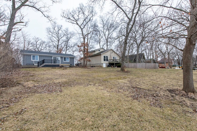 Building Photo - 42076 N East Rd