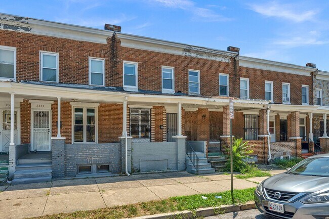 Building Photo - 2335 Lauretta Ave