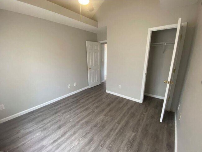Building Photo - 230 Stirling Bridge Dr