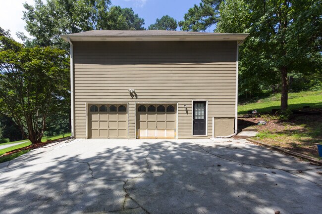 Building Photo - 5485 Forest Falls Dr