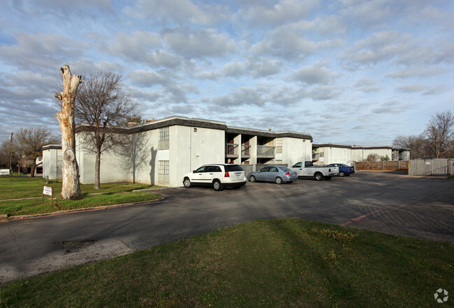 Primary Photo - The Courtyard Apartments