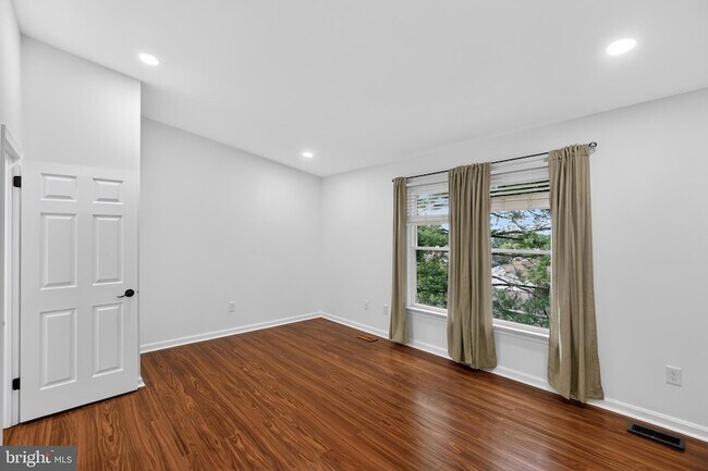Building Photo - 51 Oak Crest Ct