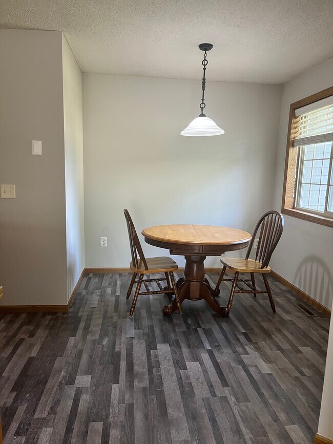 Building Photo - 6160 Mill Run Rd