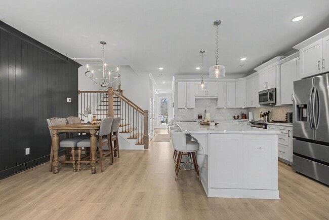 Building Photo - 3179 Sassafras Ln