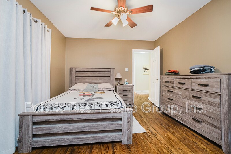 Building Photo - 5916 Crittenden Ave