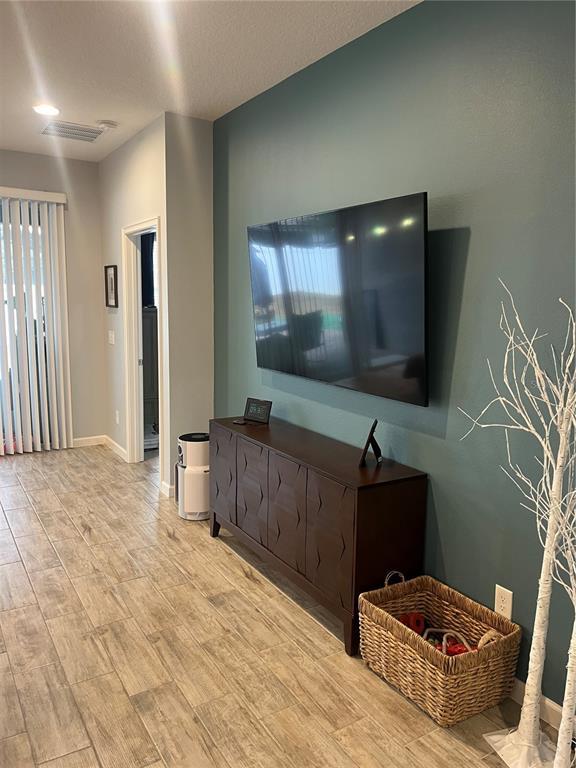 Building Photo - 887 Lady Bird Ln