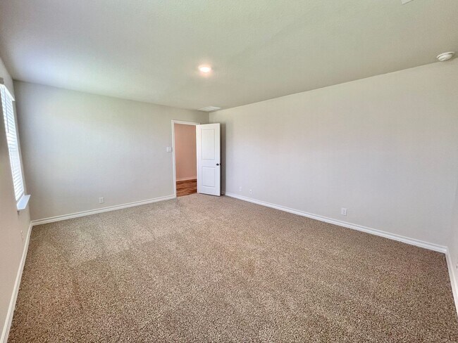 Building Photo - FOR RENT | 4 Bed • 2 Bath in Langdon