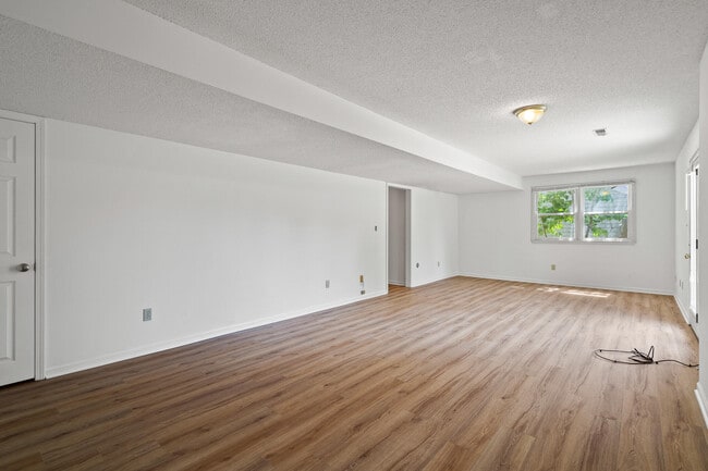 Building Photo - 2601 Hillshire Dr