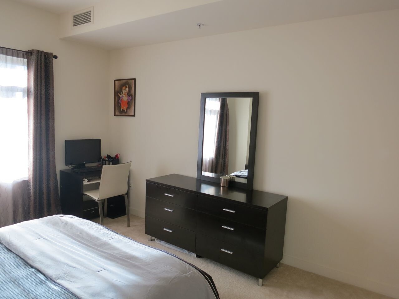Bedroom - 175 W St James St
