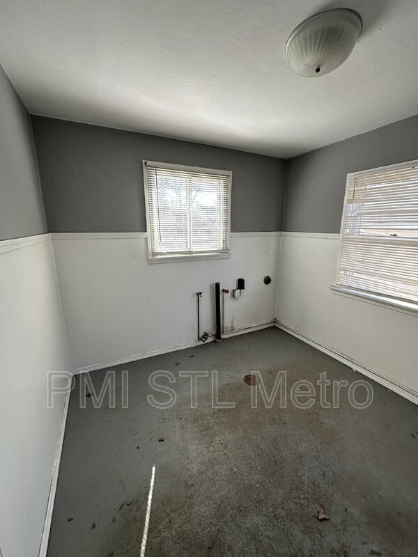 Building Photo - 156 Fermo Ave