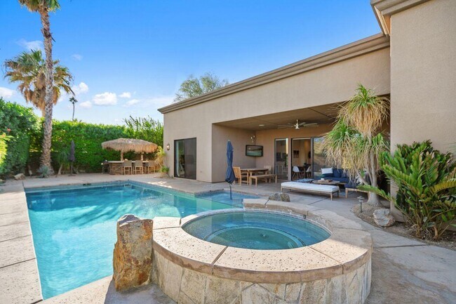 Building Photo - 51200 Calle Paloma