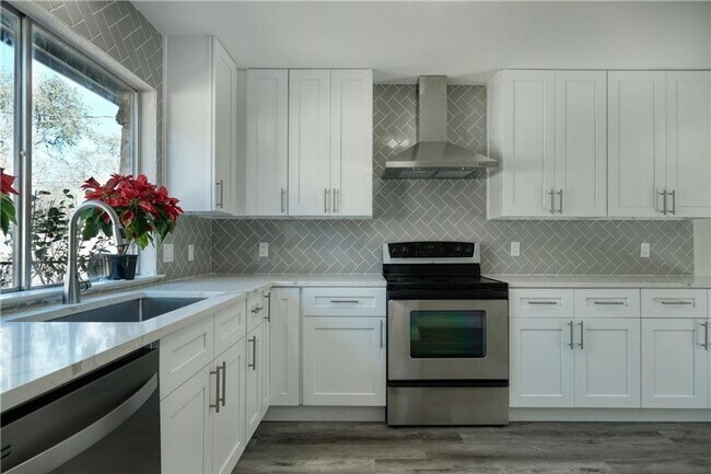 Building Photo - 13009 Sherbourne St