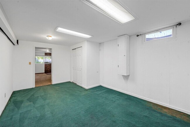 Building Photo - 1121 Dauphine Ln