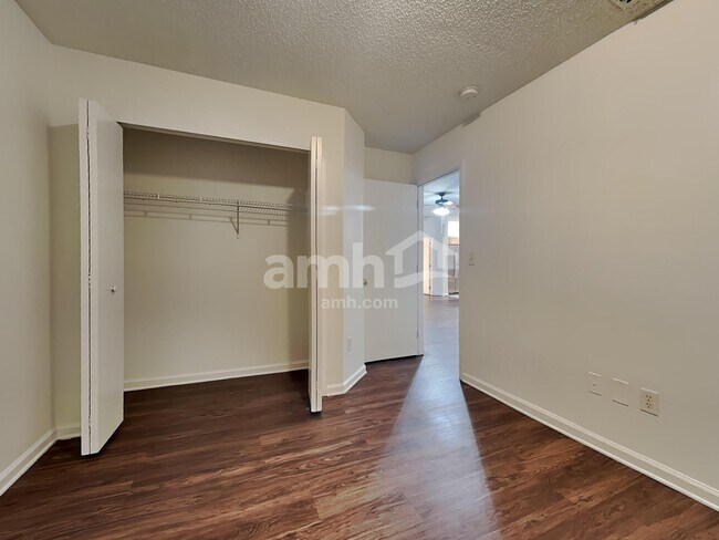 Building Photo - 3341 Side Out Ct
