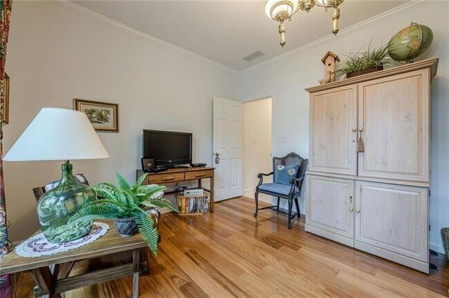 Building Photo - 322 Pebble Trail