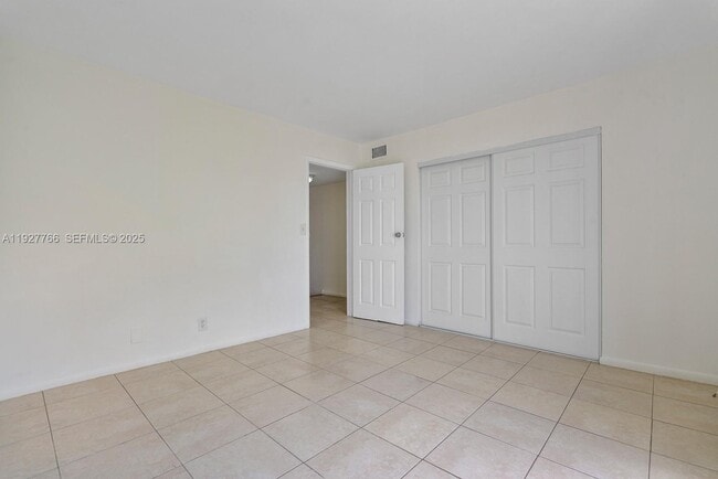 Building Photo - 4100 NW 16th Ave