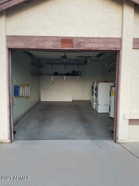 Building Photo - 7 N Fir St