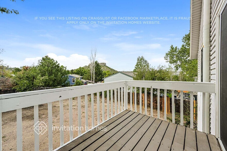 Building Photo - 806 Gigi St