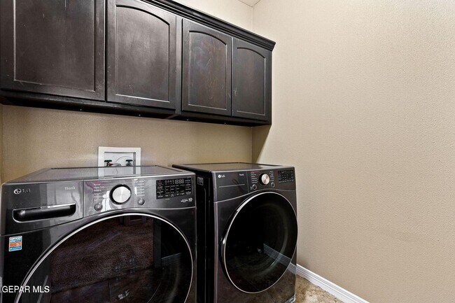 Building Photo - 2244 Honour Point Pl