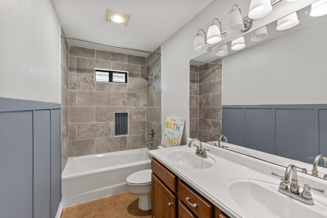 Building Photo - 1151 Ceylon Ct