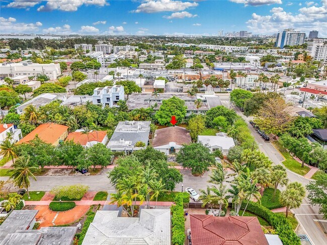 Building Photo - 1109 Biarritz Dr