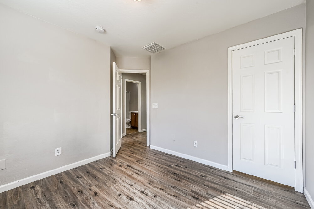 Building Photo - 10324 W Sands Dr